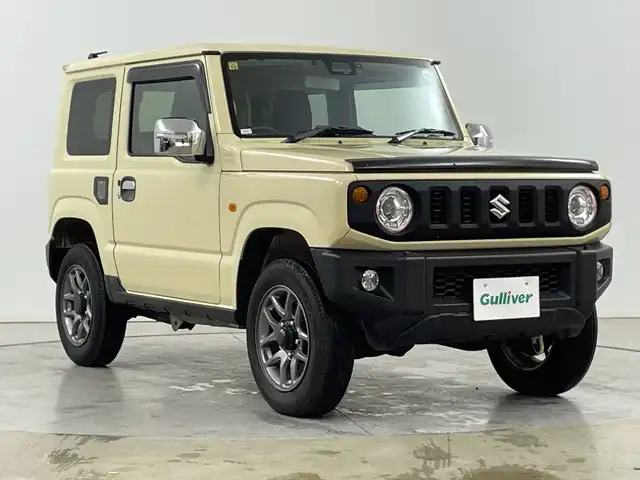スズキ ジムニー XC 道央・札幌 2023(令5)年 1.2万km シフォンアイボリーM ・ワ・ンオーナー/・4WD/ターボ/・純正8インチSDナビ /　　（フルセグTV/CD/DVD/BT)/・バックカメラ　/・デュアルセンサーブレーキサポート　/・オートライト/LEDヘッドライト　/・クルーズコントロール/・サイドエアロ　/・シートヒーター前席　/・ドライブレコーダー前後　/・社外フロアマット/・純正16アルミホイール/・レーンキープアシスト/・ダウンヒルアシストコントロール/・ボンネットバイザー/・サイドアンダーミラー/・給油口ガラスリッド/・リアステップラダー/・ビルトインETC