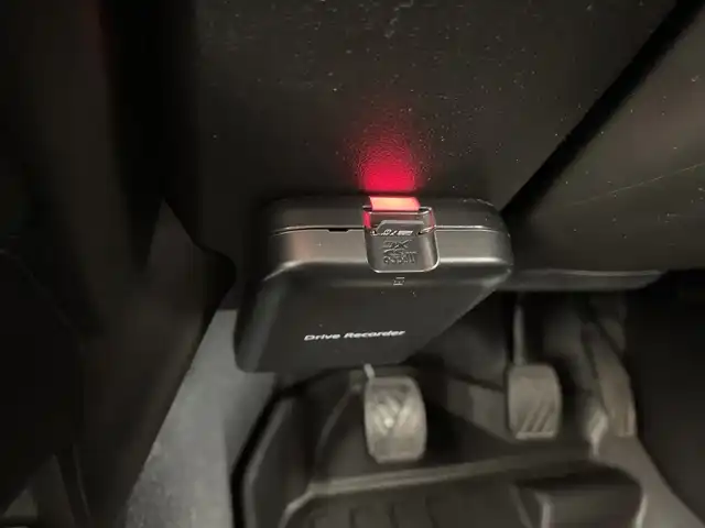 スズキ ジムニー XC 道央・札幌 2023(令5)年 1.2万km シフォンアイボリーM ・ワ・ンオーナー/・4WD/ターボ/・純正8インチSDナビ /　　（フルセグTV/CD/DVD/BT)/・バックカメラ　/・デュアルセンサーブレーキサポート　/・オートライト/LEDヘッドライト　/・クルーズコントロール/・サイドエアロ　/・シートヒーター前席　/・ドライブレコーダー前後　/・社外フロアマット/・純正16アルミホイール/・レーンキープアシスト/・ダウンヒルアシストコントロール/・ボンネットバイザー/・サイドアンダーミラー/・給油口ガラスリッド/・リアステップラダー/・ビルトインETC