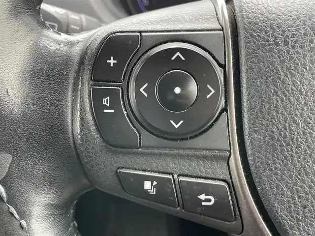 トヨタ エスクァイア ハイブリッド Gi プレミアムパッケージ 千葉県 2017(平29)年 12.2万km ホワイトパールクリスタルシャイン 純正９インチナビ　/【型式：NSZT-Y66T】/トヨタセーフティセンス/ラジオ/CD/DVD/Ｂｌｕｅｔｏｏｔｈ/フルセグTV　/バックカメラ　/ビルトインＥＴＣ　/モデリスタエアロ　/フリップダウンモニター　/両側パワースライドドア　/スマートキー　/ハーフレザーシート　/D/N席シートヒーター/純正フロアマット/純正アルミホイール