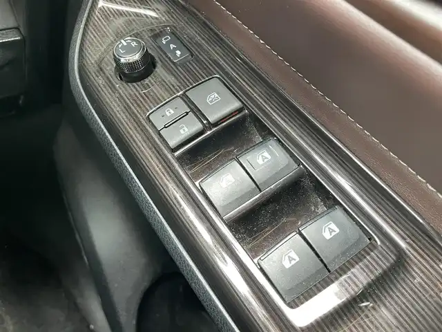 トヨタ エスクァイア ハイブリッド Gi プレミアムパッケージ 千葉県 2017(平29)年 12.2万km ホワイトパールクリスタルシャイン 純正９インチナビ　/【型式：NSZT-Y66T】/トヨタセーフティセンス/ラジオ/CD/DVD/Ｂｌｕｅｔｏｏｔｈ/フルセグTV　/バックカメラ　/ビルトインＥＴＣ　/モデリスタエアロ　/フリップダウンモニター　/両側パワースライドドア　/スマートキー　/ハーフレザーシート　/D/N席シートヒーター/純正フロアマット/純正アルミホイール