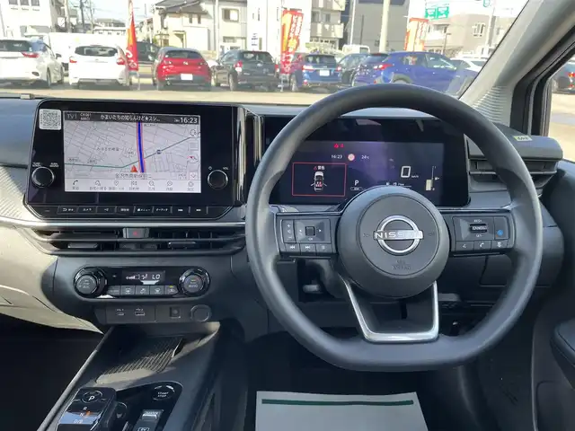 日産 ノート X 石川県 2023(令5)年 5.5万km ピュアホワイトパール プロパイロット/メーカー純正ナビ/フルセグTV/全方位カメラ/ETC/ドライブレコーダー/デジタルミラー/ブラインドスポットモニター/プロパイロット/エマージェンシーブレーキ/インテリキー/プッシュスタート/電動ミラー/保証書