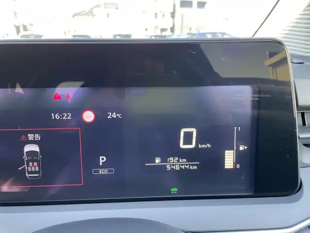 日産 ノート X 石川県 2023(令5)年 5.5万km ピュアホワイトパール プロパイロット/メーカー純正ナビ/フルセグTV/全方位カメラ/ETC/ドライブレコーダー/デジタルミラー/ブラインドスポットモニター/プロパイロット/エマージェンシーブレーキ/インテリキー/プッシュスタート/電動ミラー/保証書
