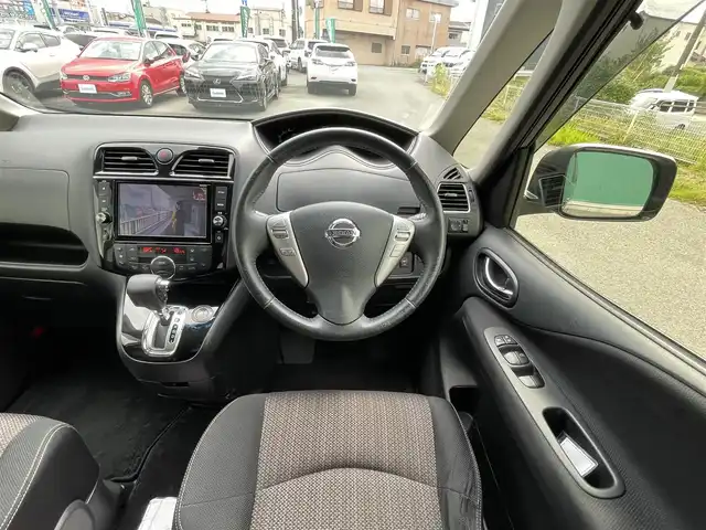日産 セレナ HWS S HV Vセレ +SeftyⅡ 福岡県 2016(平28)年 9万km ダイヤモンドブラック フリップダウンモニター/純正8型ナビ（BLUETOOTH/フルセグ/iPod/DISC)/アラウンドビューモニター/バックカメラ/サイドカメラ/フロントカメラ/両側パワースライドドア/クルーズコントロール/LEDヘッドライト/オートライト/純正16インチAW/USB入力端子/アイドリングストップ/横滑り防止装置/コーナーセンサー/レーンキープアシスト/盗難防止装置/衝突軽減システム/スマートキー/ETC