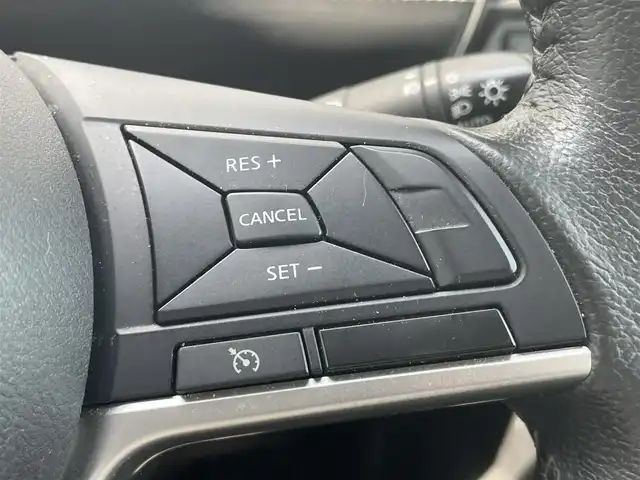 日産 セレナ ハイウェイスター 千葉県 2017(平29)年 6.2万km マルーンレッド 2トーン 衝突軽減ブレーキ/全方位カメラ/後席モニター/両側パワースライドドア/純正９インチＳＤナビ/フルセグＴＶ/ＥＴＣ/純正１６インチＡＷ/コーナーセンサー/ＬＥＤヘッドライト/オートライト