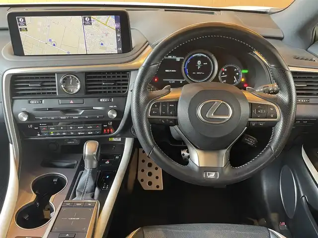 レクサス ＲＸ 450h Fスポーツ 高知県 2021(令3)年 3.9万km ホワイトノーヴァガラスフレーク LEXUS SAFETY SYSTEM +/ＬＫＡ（レーンキープアシスト）/ＢＳＭ（ブラインドスポットモニター）/純正ナビ/　【AM/FM/フルセグTV/CD/Blue tooth】/３６０°カメラ/　【フロント・サイド・バック】/黒/白ツートンレザーシート/D/N席パワーシート/ヒートヒータ＆エアーシート/ハンドルヒータ/ムーンルーフ/電動リアゲート/社外前後ドライブレコーダー