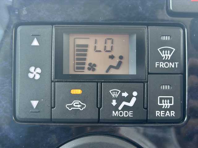 ダイハツ タント カスタム RS トップED SAⅡ 沖縄県 2016(平28)年 3.9万km ブラックマイカメタリック 禁煙車　/県外仕入　/純正ナビ/ＡＭ　／ＦＭ／ＣＤ／ＤＶＤ／ＢＴ）/アイドリングストップ　/バックカメラ　/社外アルミ１６インチ（クレンツェ）/車高調　/横滑り防止機能　/衝突軽減システム　/両側パワスラ