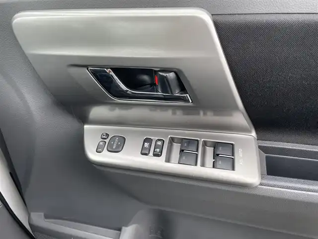 トヨタ ヴォクシー ZS 煌 宮崎県 2008(平20)年 6.9万km ホワイトパールクリスタルシャイン 純正ナビ/　(AM/FM/DVD/HDD/AUX/TV)/バックカメラ/両側パワースライドドア/オートライト/パドルシフト/プッシュスタート/ドライブレコーダー/AC100V/フォグランプ/電動格納ミラー/18インチ　アルミ/純正　16インチ　アルミ　スタッドレスタイヤ×4