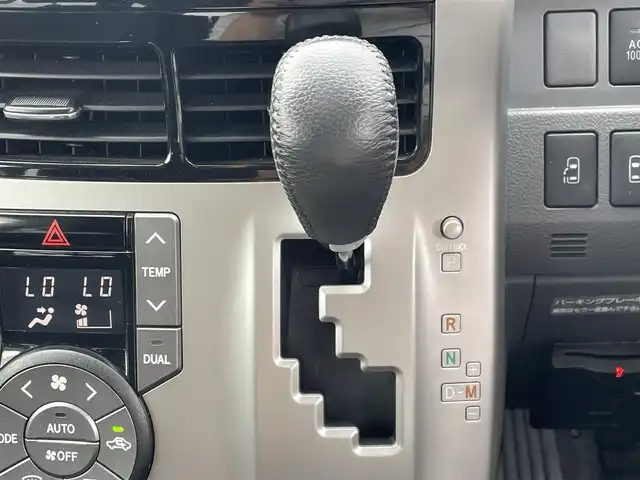 トヨタ ヴォクシー ZS 煌 宮崎県 2008(平20)年 6.9万km ホワイトパールクリスタルシャイン 純正ナビ/　(AM/FM/DVD/HDD/AUX/TV)/バックカメラ/両側パワースライドドア/オートライト/パドルシフト/プッシュスタート/ドライブレコーダー/AC100V/フォグランプ/電動格納ミラー/18インチ　アルミ/純正　16インチ　アルミ　スタッドレスタイヤ×4