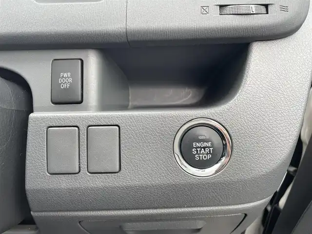 トヨタ ヴォクシー ZS 煌 宮崎県 2008(平20)年 6.9万km ホワイトパールクリスタルシャイン 純正ナビ/　(AM/FM/DVD/HDD/AUX/TV)/バックカメラ/両側パワースライドドア/オートライト/パドルシフト/プッシュスタート/ドライブレコーダー/AC100V/フォグランプ/電動格納ミラー/18インチ　アルミ/純正　16インチ　アルミ　スタッドレスタイヤ×4