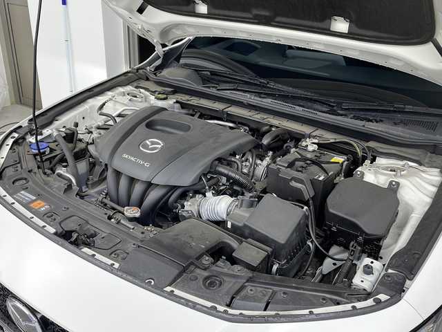 マツダ マツダ３ファストバック 15S ツーリング 宮城県 2020(令2)年 3.3万km スノーフレイクホワイトパールマイカ 禁煙車/360°ビュー・モニター＋ドライバー・モニタリング/i-ACTIVSENSE/・スマート・ブレーキ・サポート/・ブラインド・スポット・モニタリング/・ハイ・ビーム・コントロールシステム/・レーンキープ・アシスト・システム/・マツダ・レーダー・クルーズ・コントロール/・ヘッドアップディスプレイ/純正ナビ/・CD.DVD.SD.BT.USB.HDMI/フルセグTV/ビルトインETC/LEDヘッドライト/電動パーキングブレーキ/オートホールド機能/アイドリングストップ/横滑り防止装置/ステアリングスイッチ/プッシュスタート/スマートキー2個/純正18インチアルミホイール/純正フロアマット