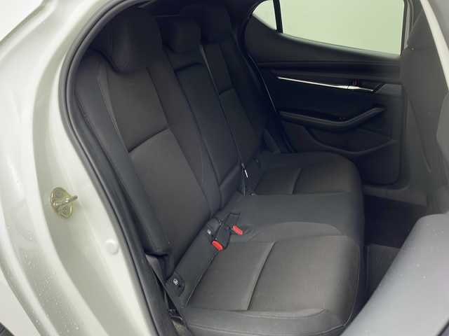 マツダ マツダ３ファストバック 15S ツーリング 宮城県 2020(令2)年 3.3万km スノーフレイクホワイトパールマイカ 禁煙車/360°ビュー・モニター＋ドライバー・モニタリング/i-ACTIVSENSE/・スマート・ブレーキ・サポート/・ブラインド・スポット・モニタリング/・ハイ・ビーム・コントロールシステム/・レーンキープ・アシスト・システム/・マツダ・レーダー・クルーズ・コントロール/・ヘッドアップディスプレイ/純正ナビ/・CD.DVD.SD.BT.USB.HDMI/フルセグTV/ビルトインETC/LEDヘッドライト/電動パーキングブレーキ/オートホールド機能/アイドリングストップ/横滑り防止装置/ステアリングスイッチ/プッシュスタート/スマートキー2個/純正18インチアルミホイール/純正フロアマット