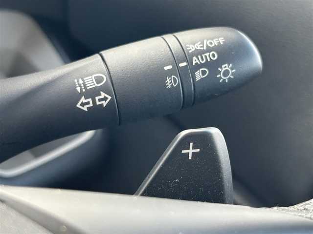 三菱 デリカミニ T プレミアム 熊本県 2023(令5)年 1.1万km グレー X42U17（チタニウムグレーメタリック/ブラックマイカ）/ワンオーナー/純正ディスプレイオーディオ/・AM/FM/USB/iPod/AUX/・AppleCarPlay/AndroidAuto/全周囲カメラ/・バック/サイド/フロント/三菱e-Assist/・衝突被害軽減ブレーキシステム/・標識認識システム/・速度標識認識システム/・車線逸脱警報システム/・車線逸脱防止支援機能/・先行車発進お知らせ機能/・ふらつき警報/MI-PILOT/・レーダークルーズコントロール/・車線維持支援機能/前後コーナーセンサー/インテリジェントルームミラー/革巻きステアリング/・ステアリングリモコン/・ステアリングヒーター/・パドルシフト/ハーフレザーシート/・D/N席シートヒーター/ETC/オートライト/・LEDライト/・フォグランプ/・ヘッドライトレベライザー/電動サイドブレーキ/・オートホールドボタン/電動格納ミラー/・ウィンカーミラー/ドアバイザー/純正アルミホイール/社外フロアマット/スマートキー/・スペアキー