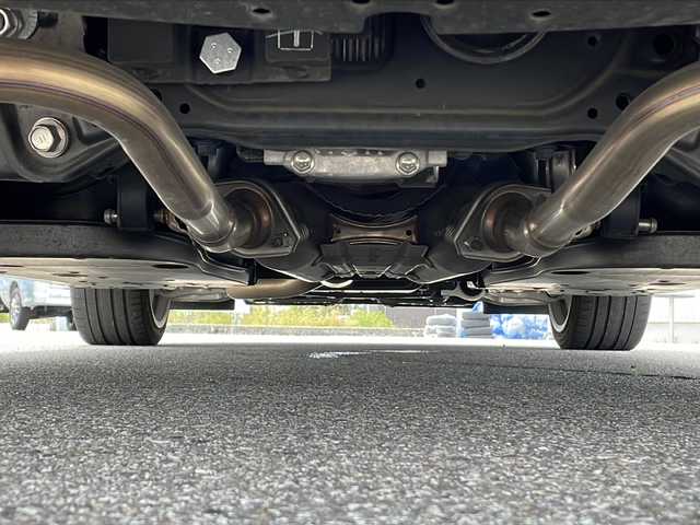 レクサス ＩＳ 300h バージョンL 富山県 2022(令4)年 2.4万km ソニッククォーツ 4WD/レクサスセーフティシステムプラス/衝突被害軽減ブレーキ/レーンキープアシスト/クリアランスソナー/レーダークルーズコントロール/ブラインドスポットモニター/パノラミックビューモニター/三眼LEDヘッドライト/純正メーカーナビ/フルセグ/Bluetooth/Miracast/レザーシート/シートベンチレーション/ETC2.0/AC100V/スペアキー