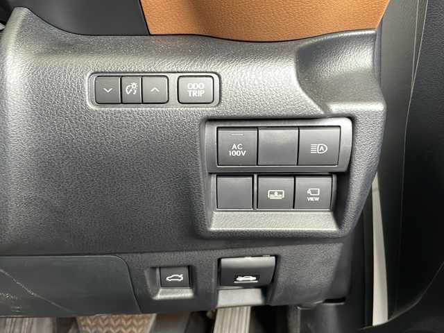 レクサス ＩＳ 300h バージョンL 富山県 2022(令4)年 2.4万km ソニッククォーツ 4WD/レクサスセーフティシステムプラス/衝突被害軽減ブレーキ/レーンキープアシスト/クリアランスソナー/レーダークルーズコントロール/ブラインドスポットモニター/パノラミックビューモニター/三眼LEDヘッドライト/純正メーカーナビ/フルセグ/Bluetooth/Miracast/レザーシート/シートベンチレーション/ETC2.0/AC100V/スペアキー