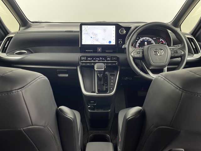 トヨタ ヴォクシー S－Z 埼玉県 2023(令5)年 2.5万km 黒 快適利便パッケージ/両側パワースライドドア/クルーズコントロール/ETC2.0/コーナーセンサー/パーキングブレーキサポート/純正ナビ/バックカメラ/前席シートヒータ/ドアバイザー/純正アルミ/純正フロアマット/ウィンカーミラー/前ドラレコ/革巻きハンドル/スペアキー/プッシュスタート