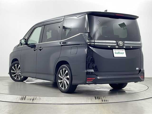 トヨタ ヴォクシー S－Z 埼玉県 2023(令5)年 2.5万km 黒 快適利便パッケージ/両側パワースライドドア/クルーズコントロール/ETC2.0/コーナーセンサー/パーキングブレーキサポート/純正ナビ/バックカメラ/前席シートヒータ/ドアバイザー/純正アルミ/純正フロアマット/ウィンカーミラー/前ドラレコ/革巻きハンドル/スペアキー/プッシュスタート