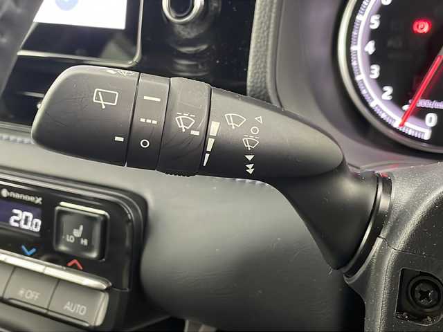 トヨタ ヴォクシー S－Z 埼玉県 2023(令5)年 2.5万km 黒 快適利便パッケージ/両側パワースライドドア/クルーズコントロール/ETC2.0/コーナーセンサー/パーキングブレーキサポート/純正ナビ/バックカメラ/前席シートヒータ/ドアバイザー/純正アルミ/純正フロアマット/ウィンカーミラー/前ドラレコ/革巻きハンドル/スペアキー/プッシュスタート