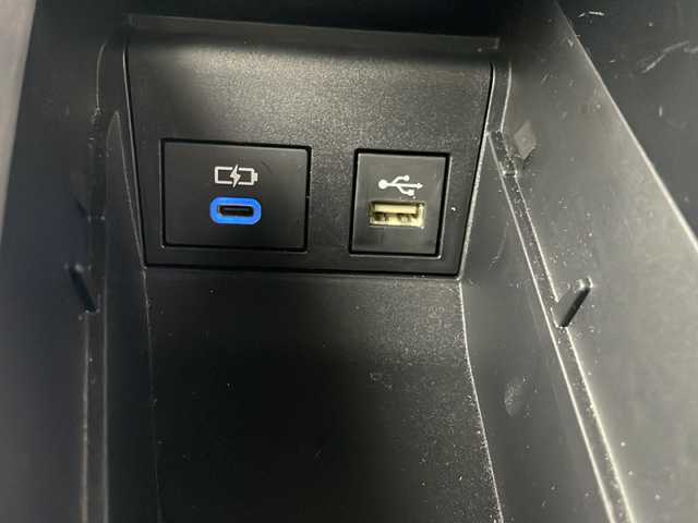 トヨタ ヴォクシー S－Z 埼玉県 2023(令5)年 2.5万km 黒 快適利便パッケージ/両側パワースライドドア/クルーズコントロール/ETC2.0/コーナーセンサー/パーキングブレーキサポート/純正ナビ/バックカメラ/前席シートヒータ/ドアバイザー/純正アルミ/純正フロアマット/ウィンカーミラー/前ドラレコ/革巻きハンドル/スペアキー/プッシュスタート