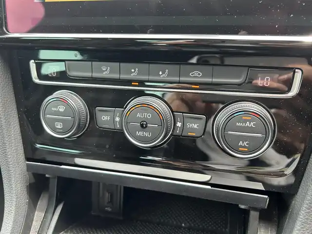 フォルクスワーゲン ゴルフ ＧＴＩ 埼玉県 2017(平29)年 8.5万km 白 純正ナビ/フルセグテレビ/BT接続/Applecarplay/バックカメラ/ETC/ACC/コーナーセンサー/純正AW/ドラレコ/BSM