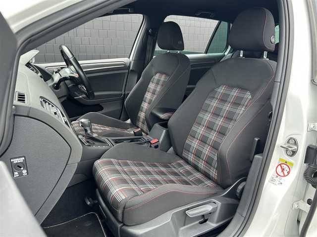 フォルクスワーゲン ゴルフ ＧＴＩ 埼玉県 2017(平29)年 8.5万km 白 純正ナビ/フルセグテレビ/BT接続/Applecarplay/バックカメラ/ETC/ACC/コーナーセンサー/純正AW/ドラレコ/BSM