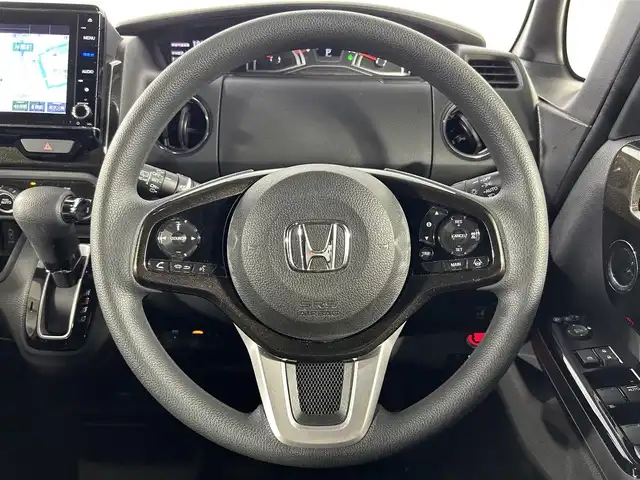ホンダ Ｎ ＢＯＸ カスタム G L ホンダセンシング 佐賀県 2020(令2)年 5.9万km プラチナホワイトパール 純正8型ナビ/（ＡＭ/ＦＭ/CD/DVD/Bluetooth/フルセグTV）/バックカメラ/クルーズコントロール(追従あり)/ドライブレコーダー/衝突被害軽減システム/レーンアシスト/コーナーセンサー/ETC/LEDヘッドライト/フォグランプ/オートエアコン/盗難防止装置/横滑り防止装置/車線逸脱警報/オートライト/オートマチックハイビーム/スマートキー/プッシュスタート/純正フロアマット/純正15インチアルミホイール	/ステアリングスイッチ/電動格納ミラー