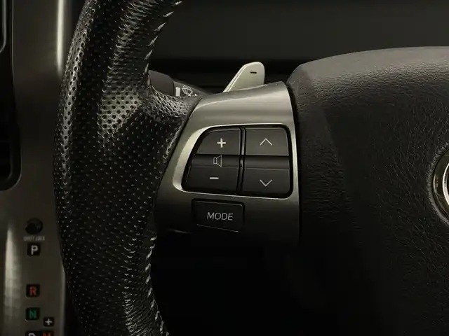 トヨタ ヴォクシー ZS 煌Z 新潟県 2013(平25)年 7.3万km ホワイトパールクリスタルシャイン ４WD/ワンオーナー/純正SDナビ/　　CD/DVD/AM/FM/フルセグ/BT/バックモニター/両側パワースライドドア/純正15インチアルミホイール付/パドルシフト/リアオートエアコン/センターデフロック/フロアマット/ドアバイザー/電動格納ミラー/ステアリングスイッチ/スペアキー/スマートキー