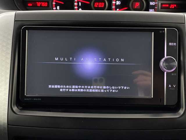 トヨタ ヴォクシー ZS 煌Z 新潟県 2013(平25)年 7.3万km ホワイトパールクリスタルシャイン ４WD/ワンオーナー/純正SDナビ/　　CD/DVD/AM/FM/フルセグ/BT/バックモニター/両側パワースライドドア/純正15インチアルミホイール付/パドルシフト/リアオートエアコン/センターデフロック/フロアマット/ドアバイザー/電動格納ミラー/ステアリングスイッチ/スペアキー/スマートキー