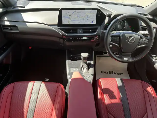レクサス ＵＸ 250h Fスポーツ 和歌山県 2022(令4)年 3.8万km シルバー 後期型/純正12.3インチナビ/全方位カメラ/フルセグTV/衝突軽減ブレーキ/ブラインドスポットモニター/レーンキープアシスト/レーダークルコン/前後コーナーセンサー/オートライト/前後ドラレコ/ETC2.0 /ヘッドアップディスプレイ/レザーシート/シートヒーター/パワーシート/電動リアゲート/LEDヘッドライト/フォグランプ