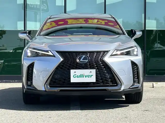 レクサス ＵＸ 250h Fスポーツ 和歌山県 2022(令4)年 3.8万km シルバー 後期型/純正12.3インチナビ/全方位カメラ/フルセグTV/衝突軽減ブレーキ/ブラインドスポットモニター/レーンキープアシスト/レーダークルコン/前後コーナーセンサー/オートライト/前後ドラレコ/ETC2.0 /ヘッドアップディスプレイ/レザーシート/シートヒーター/パワーシート/電動リアゲート/LEDヘッドライト/フォグランプ