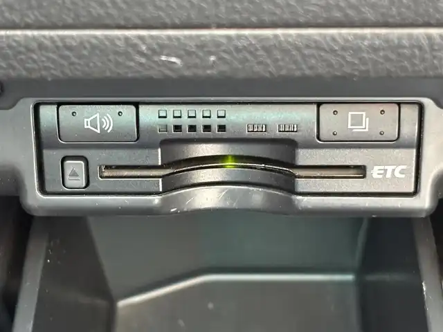 トヨタ アルファード 240S 福岡県 2011(平23)年 6.8万km ホワイトパールクリスタルシャイン プッシュスタートボタン/スマートキー/HDDナビ/Bluetoothオーディオ/ETC/フルセグTV/バックカメラ/前後コーナーセンサー/純正アルミホイール/純正フロアマット/LEDヘッドライト