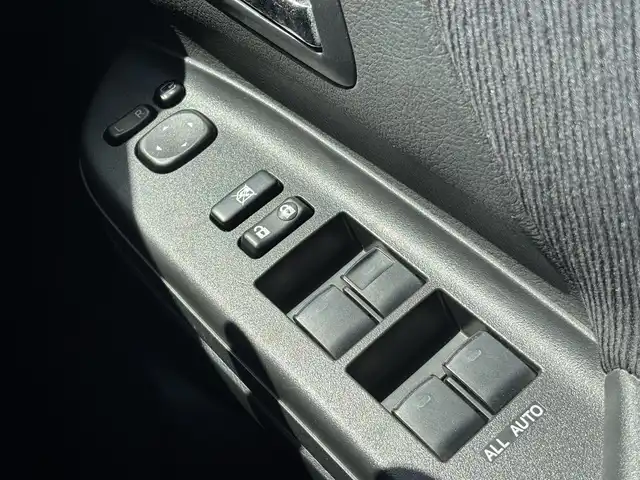 トヨタ アルファード 240S 福岡県 2011(平23)年 6.8万km ホワイトパールクリスタルシャイン プッシュスタートボタン/スマートキー/HDDナビ/Bluetoothオーディオ/ETC/フルセグTV/バックカメラ/前後コーナーセンサー/純正アルミホイール/純正フロアマット/LEDヘッドライト