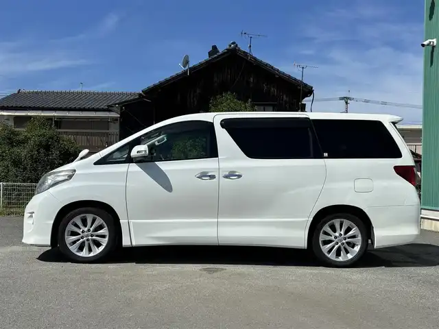 トヨタ アルファード 240S 福岡県 2011(平23)年 6.8万km ホワイトパールクリスタルシャイン プッシュスタートボタン/スマートキー/HDDナビ/Bluetoothオーディオ/ETC/フルセグTV/バックカメラ/前後コーナーセンサー/純正アルミホイール/純正フロアマット/LEDヘッドライト