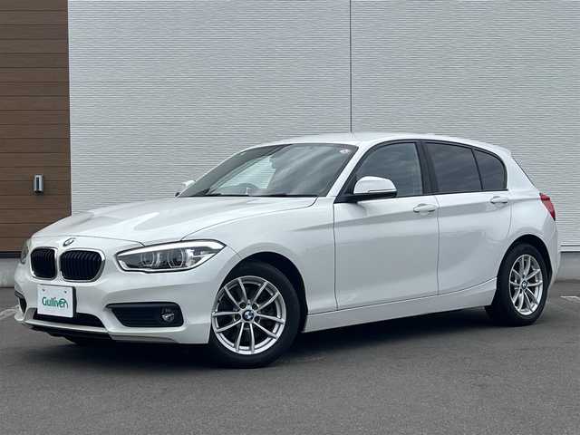 ＢＭＷ １１８ｉ セレブレーションEDマイスタイル 秋田県 2016(平28)年 8.7万km ミネラルホワイト 純正ナビ/衝突軽減システム/ツインパワーターボ/純正アルミ/バックカメラ/スマートキー/LEDヘッドライト/MTモード付AT/ドライブレコーダー/コーナーセンサー/プッシュスタート/アイドリングストップ/ステアリングスイッチ/オートライト/オートエアコン/パワーウィンドウ/パワーステアリング/横滑り防止/電動格納ウィンカーミラー/保証書/取扱説明書/記録簿