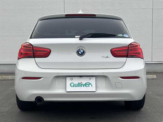 ＢＭＷ １１８ｉ セレブレーションEDマイスタイル 秋田県 2016(平28)年 8.7万km ミネラルホワイト 純正ナビ/衝突軽減システム/ツインパワーターボ/純正アルミ/バックカメラ/スマートキー/LEDヘッドライト/MTモード付AT/ドライブレコーダー/コーナーセンサー/プッシュスタート/アイドリングストップ/ステアリングスイッチ/オートライト/オートエアコン/パワーウィンドウ/パワーステアリング/横滑り防止/電動格納ウィンカーミラー/保証書/取扱説明書/記録簿
