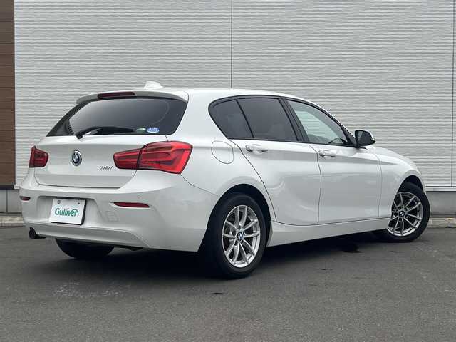 ＢＭＷ １１８ｉ セレブレーションEDマイスタイル 秋田県 2016(平28)年 8.7万km ミネラルホワイト 純正ナビ/衝突軽減システム/ツインパワーターボ/純正アルミ/バックカメラ/スマートキー/LEDヘッドライト/MTモード付AT/ドライブレコーダー/コーナーセンサー/プッシュスタート/アイドリングストップ/ステアリングスイッチ/オートライト/オートエアコン/パワーウィンドウ/パワーステアリング/横滑り防止/電動格納ウィンカーミラー/保証書/取扱説明書/記録簿