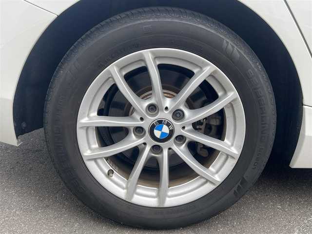 ＢＭＷ １１８ｉ セレブレーションEDマイスタイル 秋田県 2016(平28)年 8.7万km ミネラルホワイト 純正ナビ/衝突軽減システム/ツインパワーターボ/純正アルミ/バックカメラ/スマートキー/LEDヘッドライト/MTモード付AT/ドライブレコーダー/コーナーセンサー/プッシュスタート/アイドリングストップ/ステアリングスイッチ/オートライト/オートエアコン/パワーウィンドウ/パワーステアリング/横滑り防止/電動格納ウィンカーミラー/保証書/取扱説明書/記録簿