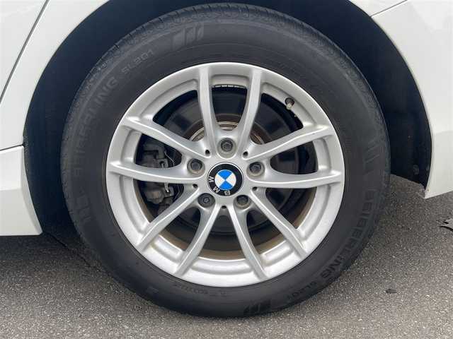ＢＭＷ １１８ｉ セレブレーションEDマイスタイル 秋田県 2016(平28)年 8.7万km ミネラルホワイト 純正ナビ/衝突軽減システム/ツインパワーターボ/純正アルミ/バックカメラ/スマートキー/LEDヘッドライト/MTモード付AT/ドライブレコーダー/コーナーセンサー/プッシュスタート/アイドリングストップ/ステアリングスイッチ/オートライト/オートエアコン/パワーウィンドウ/パワーステアリング/横滑り防止/電動格納ウィンカーミラー/保証書/取扱説明書/記録簿