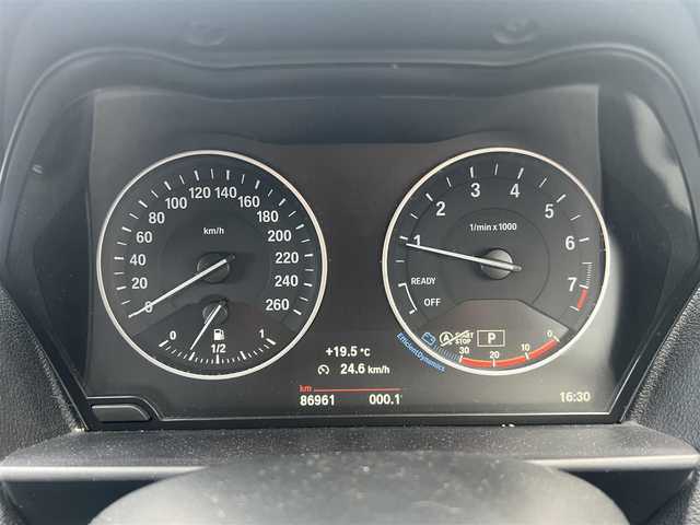ＢＭＷ １１８ｉ セレブレーションEDマイスタイル 秋田県 2016(平28)年 8.7万km ミネラルホワイト 純正ナビ/衝突軽減システム/ツインパワーターボ/純正アルミ/バックカメラ/スマートキー/LEDヘッドライト/MTモード付AT/ドライブレコーダー/コーナーセンサー/プッシュスタート/アイドリングストップ/ステアリングスイッチ/オートライト/オートエアコン/パワーウィンドウ/パワーステアリング/横滑り防止/電動格納ウィンカーミラー/保証書/取扱説明書/記録簿