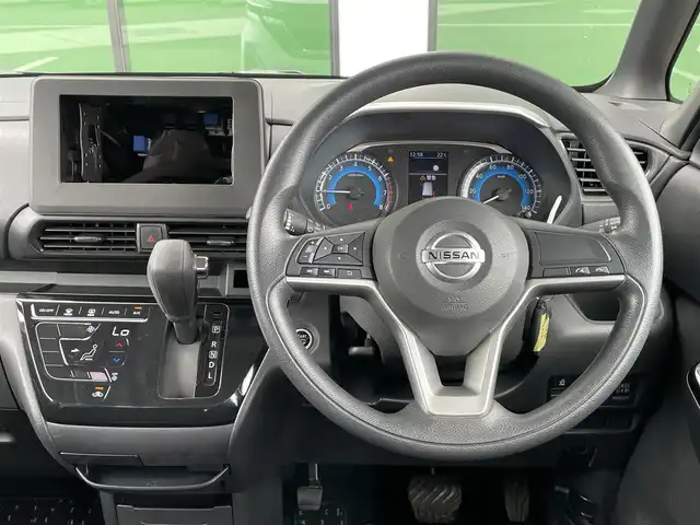 日産 ルークス ハイウェイスター X 香川県 2021(令3)年 3.7万km ホワイトパール 登録時走行距離 36788km/アラウンドビューモニター/片側パワースライドドア/ハンズフリースライドドア/電動格納ミラー/純正14インチAW/LEDオートライト/フォグランプ/オートマチックハイビーム/プッシュスタート/スマートキー/エマージェンシーブレーキアシスト/車線逸脱警報/横滑り防止装置/クリアランスソナー