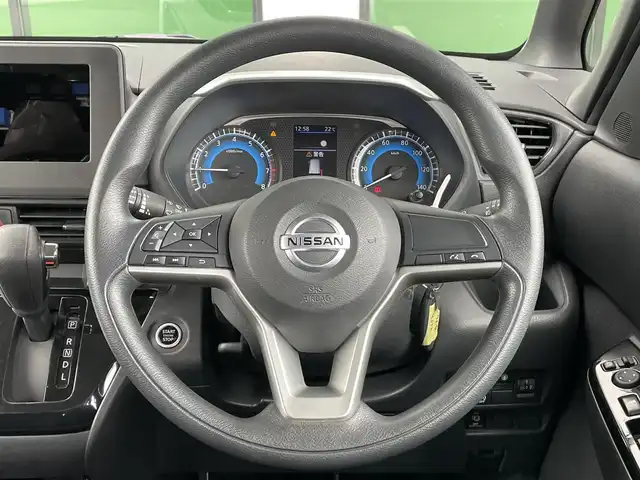 日産 ルークス ハイウェイスター X 香川県 2021(令3)年 3.7万km ホワイトパール 登録時走行距離 36788km/アラウンドビューモニター/片側パワースライドドア/ハンズフリースライドドア/電動格納ミラー/純正14インチAW/LEDオートライト/フォグランプ/オートマチックハイビーム/プッシュスタート/スマートキー/エマージェンシーブレーキアシスト/車線逸脱警報/横滑り防止装置/クリアランスソナー