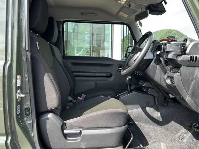 スズキ ジムニー XC 鹿児島県 2020(令2)年 7.5万km ジャングルグリーン 社外ナビ/（フルセグテレビ/Bluetooth/CD/DVD/HDMI/USB）/スズキセーフティサポート/-デュアルセンサーブレーキサポート/-誤発進抑制機能/-車線逸脱警報機能/-ふらつき警報機能/-先行車発信お知らせ機能/ヒルディセントコントロール/前席シートヒーター/ETC/クルーズコントロール/純正16インチアルミホイール/純正フロアマット/LEDヘッドライト/プッシュスタート