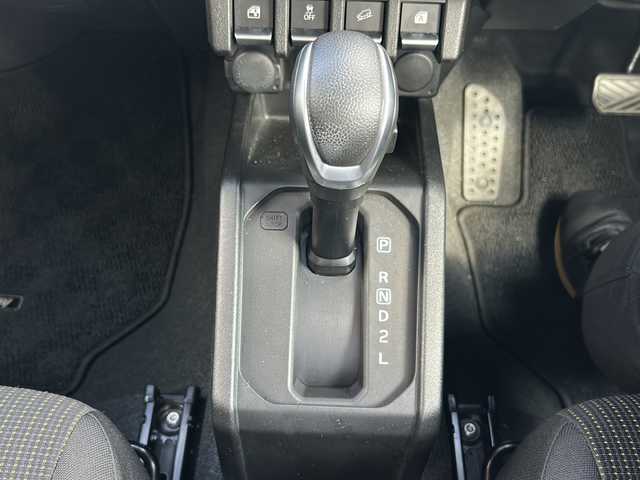 スズキ ジムニー XC 鹿児島県 2020(令2)年 7.5万km ジャングルグリーン 社外ナビ/（フルセグテレビ/Bluetooth/CD/DVD/HDMI/USB）/スズキセーフティサポート/-デュアルセンサーブレーキサポート/-誤発進抑制機能/-車線逸脱警報機能/-ふらつき警報機能/-先行車発信お知らせ機能/ヒルディセントコントロール/前席シートヒーター/ETC/クルーズコントロール/純正16インチアルミホイール/純正フロアマット/LEDヘッドライト/プッシュスタート