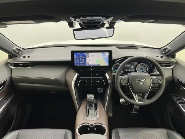 トヨタ ハリアー ハイブリッド Z レザーパッケージ 岡山県 2020(令2)年 5.4万km ホワイトパールクリスタルシャイン ＧＲエアロ（F/S/R)/ＧＲ２０インチAW(245/45R20)/ＪＢＬプレミアムサウンド/TRDマフラー/スターターリモコン（取扱説明書付き）/純正１２．３インチディスプレイオーディオ/【ナビ/Bluetooth/フルセグTV/Carplay/AUX/USB】/ブラックレザーシート/プリクラッシュセーフティ/パノラミックビューモニター/ビルトインＥＴＣ２．０/オートハイビーム/ＬＥＤヘッドライト/前席シートヒーター/前席エアシート/ステアリングヒーター/前席パワーシート/シートメモリー/社外20インチアルミホイール/純正フロアマット/コーナーセンサー（前後）/スマートキー×２/新車保証書/取扱説明書