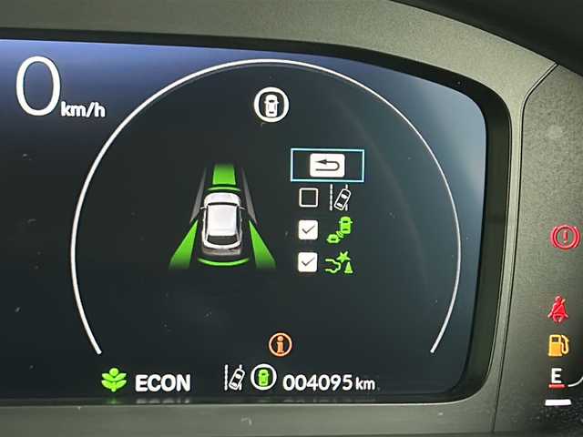 ホンダ ＺＲ－Ｖ ハイブリッド e:HEV Z 静岡県 2024(令6)年 0.4万km プラチナホワイトパール 純正メモリナビ/・フルセグＴＶ/・Bluetooth/・USB/・AM/・FM/主要装備/・BOSEプレミアムサウンド/・ワイヤレス充電/・衝突軽減/・レーンキープ/・追従クルコン/・コーナーセンサー前/・全方位カメラ/・BSM/・電動リアゲート/・レザーシート/・シートヒーター/・ハンドルヒーター/・ETC2.0/・ドラレコ/・パドルシフト/・LEDヘッドライト/・オートハイビーム