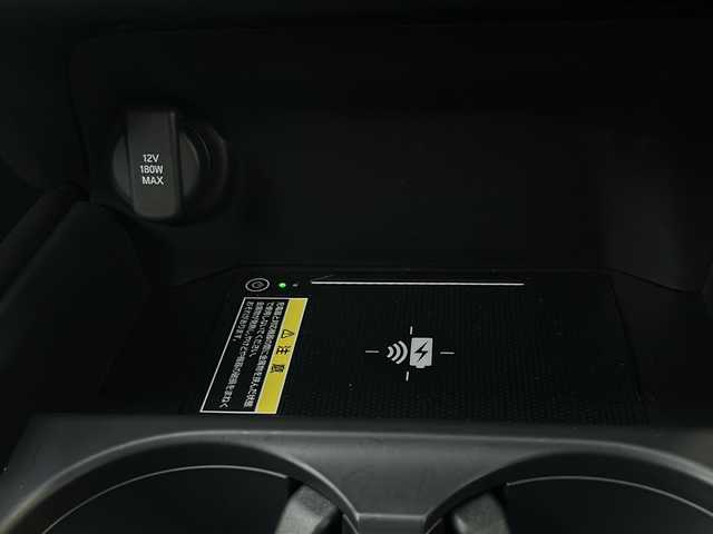 ホンダ ＺＲ－Ｖ ハイブリッド e:HEV Z 静岡県 2024(令6)年 0.4万km プラチナホワイトパール 純正メモリナビ/・フルセグＴＶ/・Bluetooth/・USB/・AM/・FM/主要装備/・BOSEプレミアムサウンド/・ワイヤレス充電/・衝突軽減/・レーンキープ/・追従クルコン/・コーナーセンサー前/・全方位カメラ/・BSM/・電動リアゲート/・レザーシート/・シートヒーター/・ハンドルヒーター/・ETC2.0/・ドラレコ/・パドルシフト/・LEDヘッドライト/・オートハイビーム