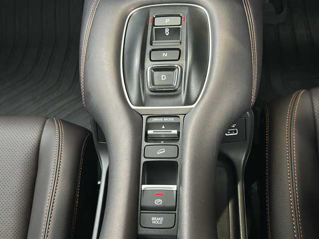 ホンダ ＺＲ－Ｖ ハイブリッド e:HEV Z 静岡県 2024(令6)年 0.4万km プラチナホワイトパール 純正メモリナビ/・フルセグＴＶ/・Bluetooth/・USB/・AM/・FM/主要装備/・BOSEプレミアムサウンド/・ワイヤレス充電/・衝突軽減/・レーンキープ/・追従クルコン/・コーナーセンサー前/・全方位カメラ/・BSM/・電動リアゲート/・レザーシート/・シートヒーター/・ハンドルヒーター/・ETC2.0/・ドラレコ/・パドルシフト/・LEDヘッドライト/・オートハイビーム