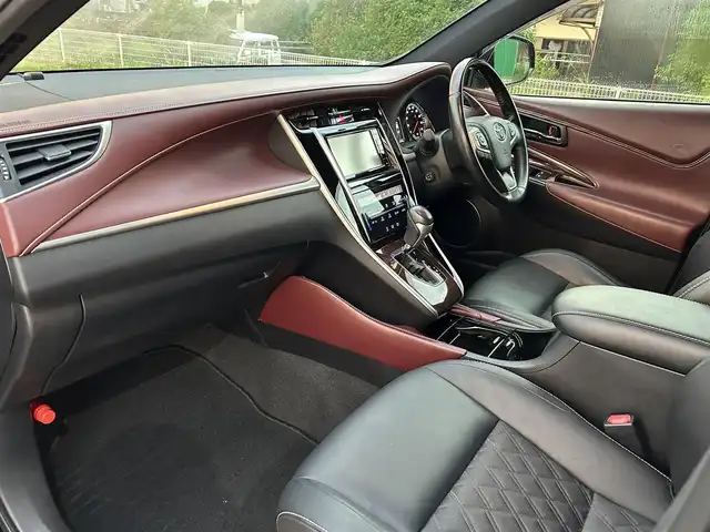 トヨタ ハリアー プレミアム 福岡県 2015(平27)年 6.3万km ブラック プッシュスタートボタン/スマートキー/クルーズコントロール/HDDナビ/Bluetoothオーディオ/フルセグTV/バックカメラ/ETC/サンルーフ/電動リアゲート/全方位ドライブレコーダー/運転席パワーシート/純正アルミホイール/LEDヘッドライト