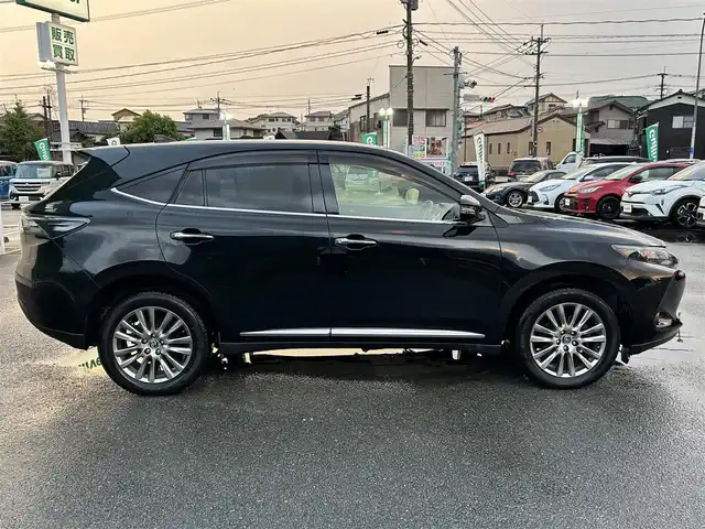 トヨタ ハリアー プレミアム 福岡県 2015(平27)年 6.3万km ブラック プッシュスタートボタン/スマートキー/クルーズコントロール/HDDナビ/Bluetoothオーディオ/フルセグTV/バックカメラ/ETC/サンルーフ/電動リアゲート/全方位ドライブレコーダー/運転席パワーシート/純正アルミホイール/LEDヘッドライト