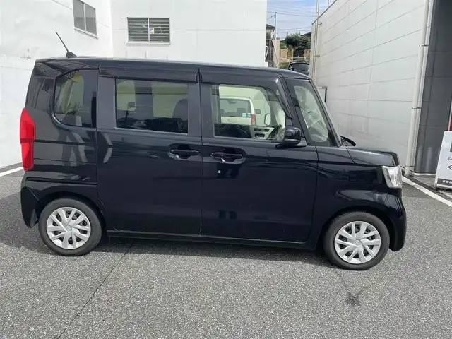 ホンダ Ｎ ＢＯＸ G L ホンダセンシング 千葉県 2017(平29)年 9.7万km クリスタルブラックパール (株)IDOMが運営する【じしゃロン八千代店】の自社ローン対象車両になります。こちらは現金またはオートローンご利用時の価格です。自社ローンご希望の方は別途その旨お申付け下さい/ホンダセンシング/・衝突軽減ブレーキ（CMBS）/・車線維持支援システム（LKAS）/・アダプティブクルーズコントロール（ACC）/・後方誤発進抑制機能/・誤発進抑制機能/両側パワースライドドア/純正メモリーナビ/地デジTV/【DVD/CD再生機能　Bluetooth接続】/バックカメラ/ETC/LEDヘッドライト