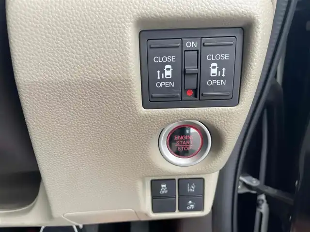ホンダ Ｎ ＢＯＸ G L ホンダセンシング 千葉県 2017(平29)年 9.7万km クリスタルブラックパール (株)IDOMが運営する【じしゃロン八千代店】の自社ローン対象車両になります。こちらは現金またはオートローンご利用時の価格です。自社ローンご希望の方は別途その旨お申付け下さい/ホンダセンシング/・衝突軽減ブレーキ（CMBS）/・車線維持支援システム（LKAS）/・アダプティブクルーズコントロール（ACC）/・後方誤発進抑制機能/・誤発進抑制機能/両側パワースライドドア/純正メモリーナビ/地デジTV/【DVD/CD再生機能　Bluetooth接続】/バックカメラ/ETC/LEDヘッドライト